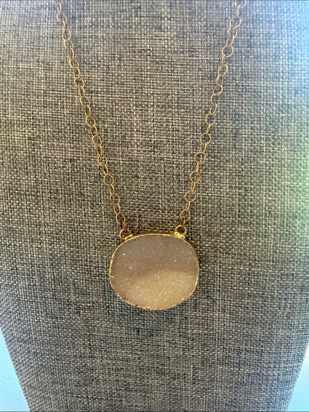 Champagne Druzy Quartz Pendant on Circle Link Goldtone Chain - Picture 10 of 10